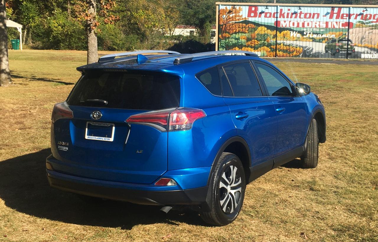 Toyota RAV4 FWD 4dr LE (Natl) 2016