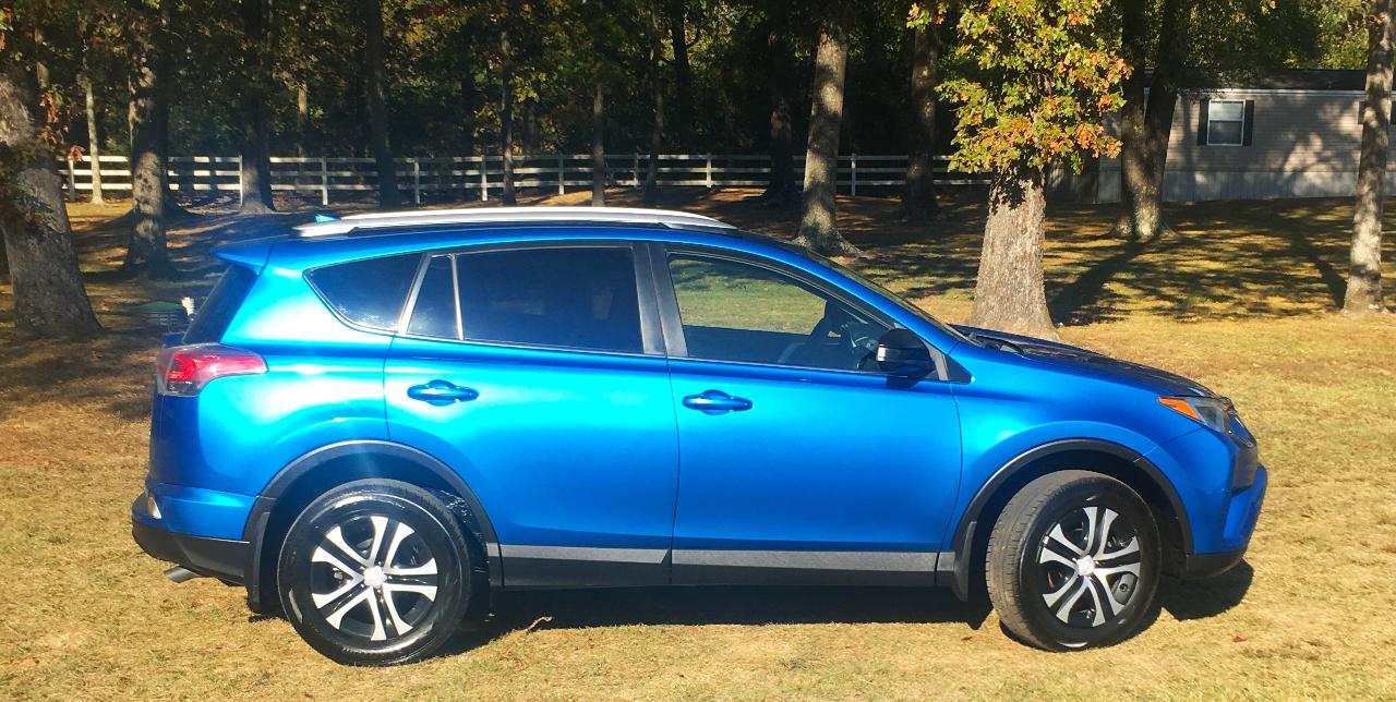 Toyota RAV4 FWD 4dr LE (Natl) 2016