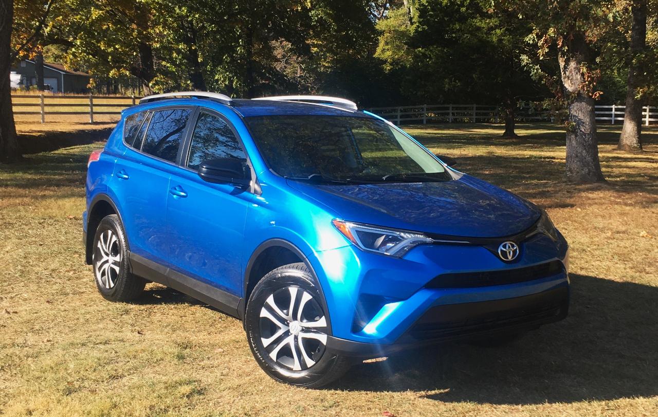 Toyota RAV4 FWD 4dr LE (Natl) 2016