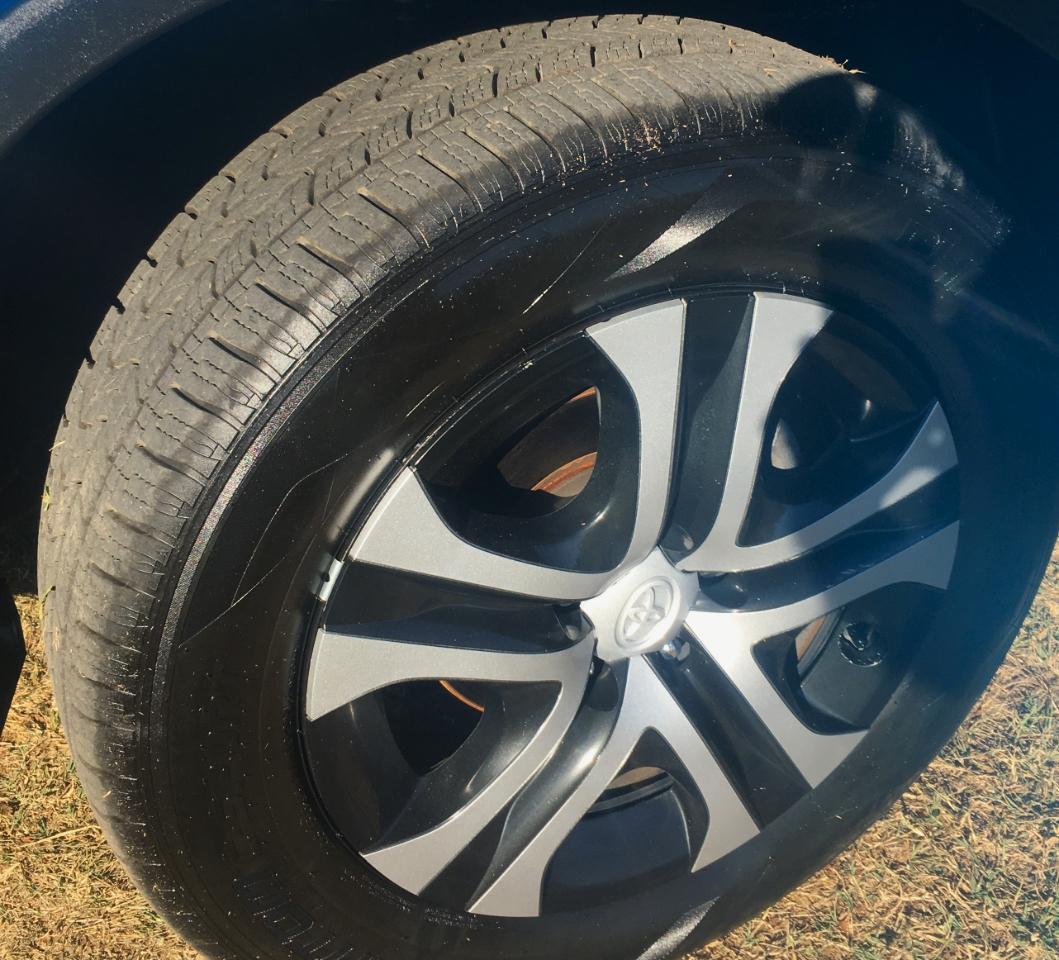 Toyota RAV4 FWD 4dr LE (Natl) 2016