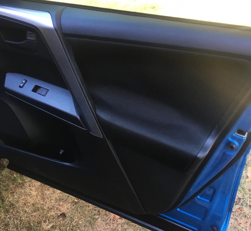 Toyota RAV4 FWD 4dr LE (Natl) 2016