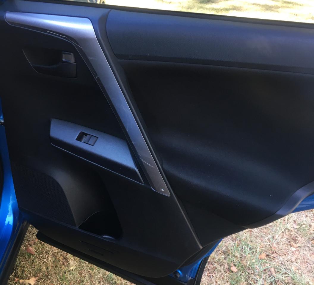 Toyota RAV4 FWD 4dr LE (Natl) 2016