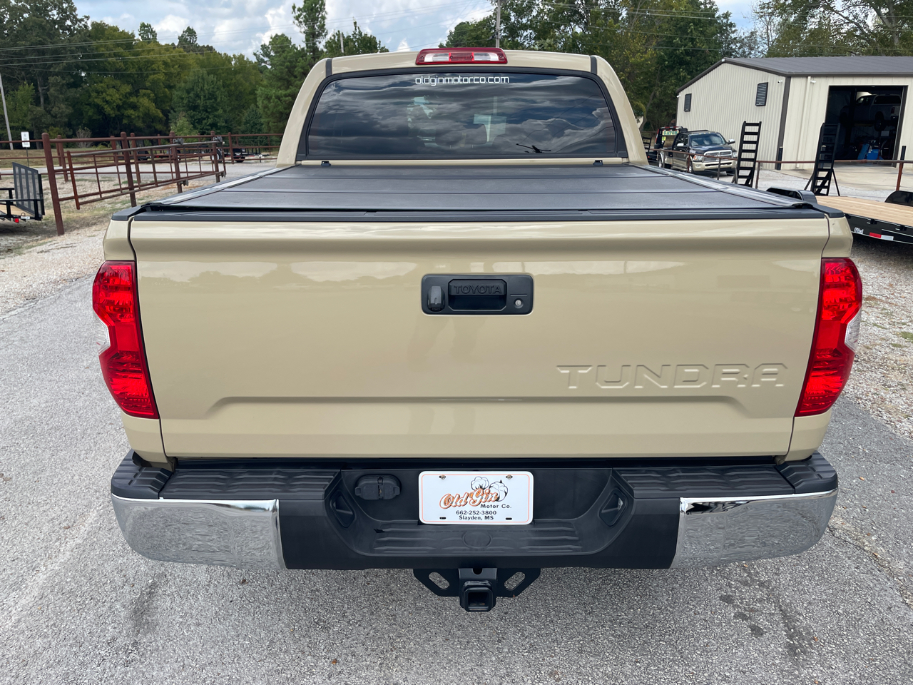 2019 Toyota Tundra SR5 CrewMax photo 4