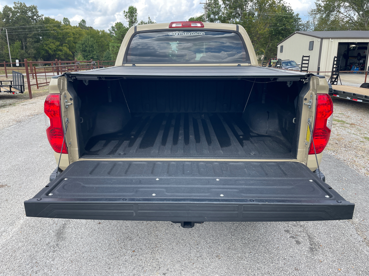 2019 Toyota Tundra SR5 CrewMax photo 5
