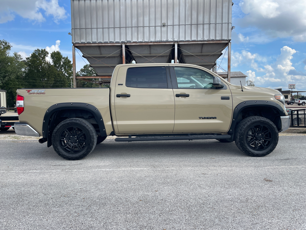 2019 Toyota Tundra SR5 CrewMax photo 7