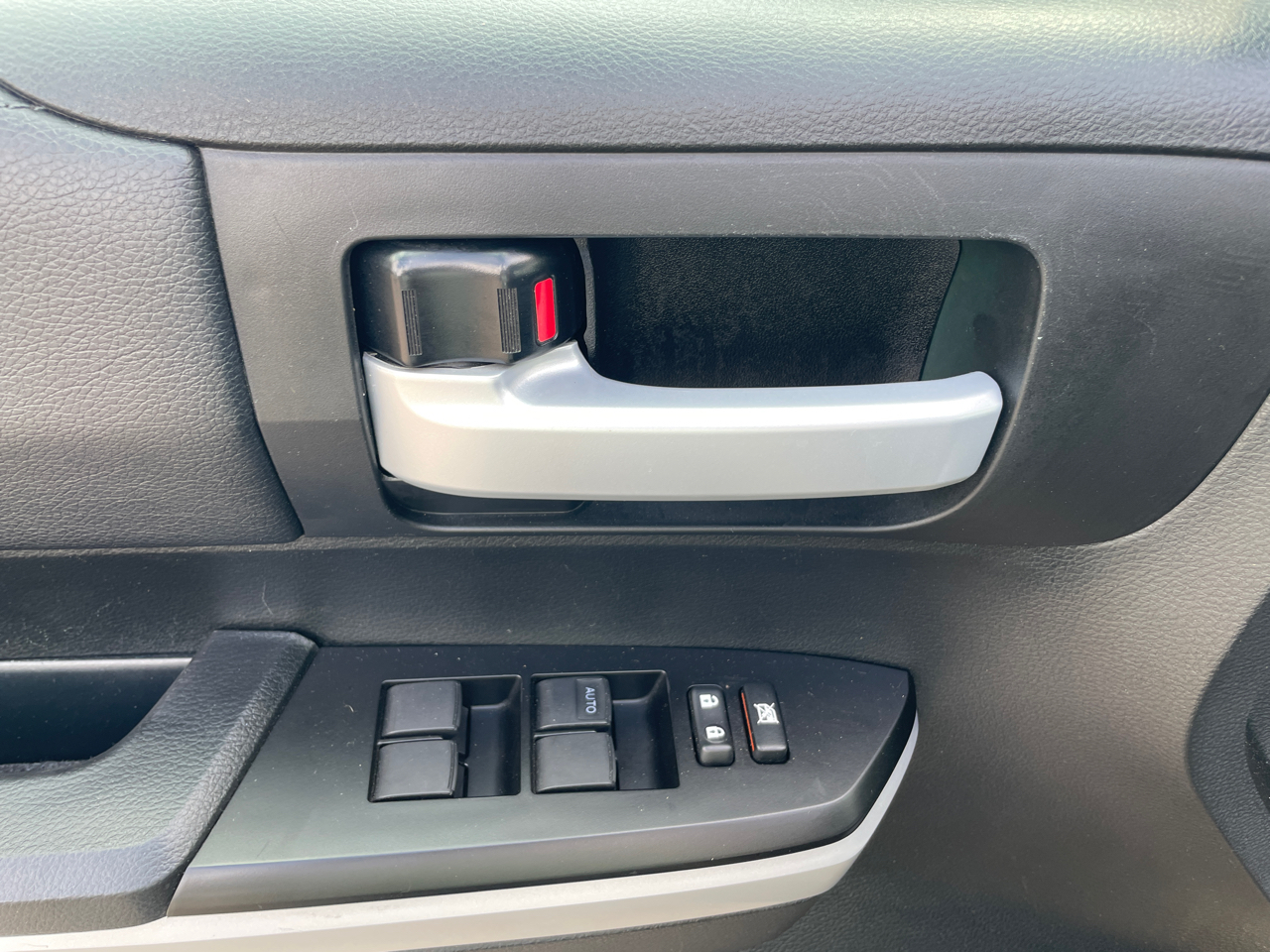 2019 Toyota Tundra SR5 CrewMax photo 23