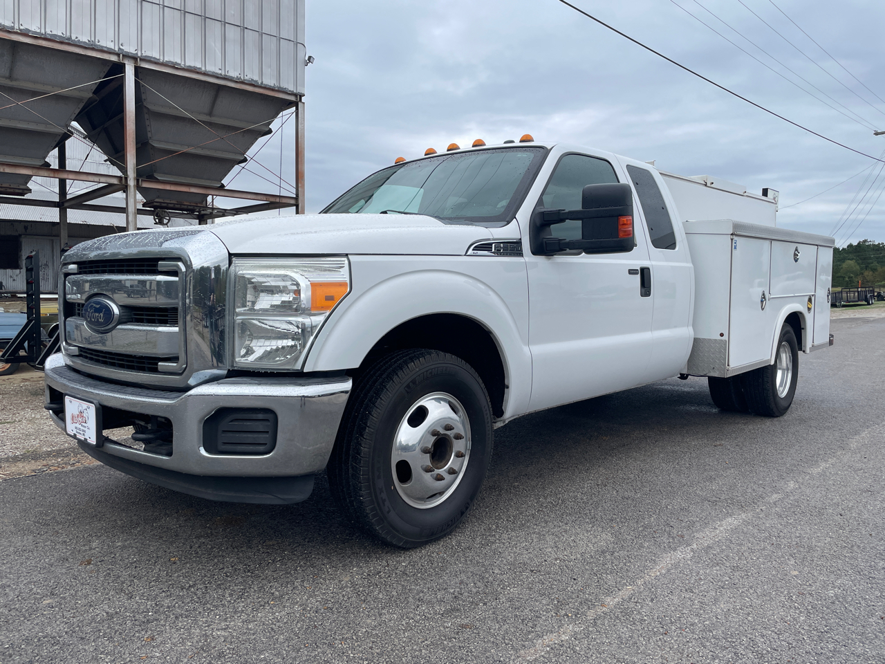 2016 Ford F-350 SD XLT SuperCab Long Bed DRW 2WD