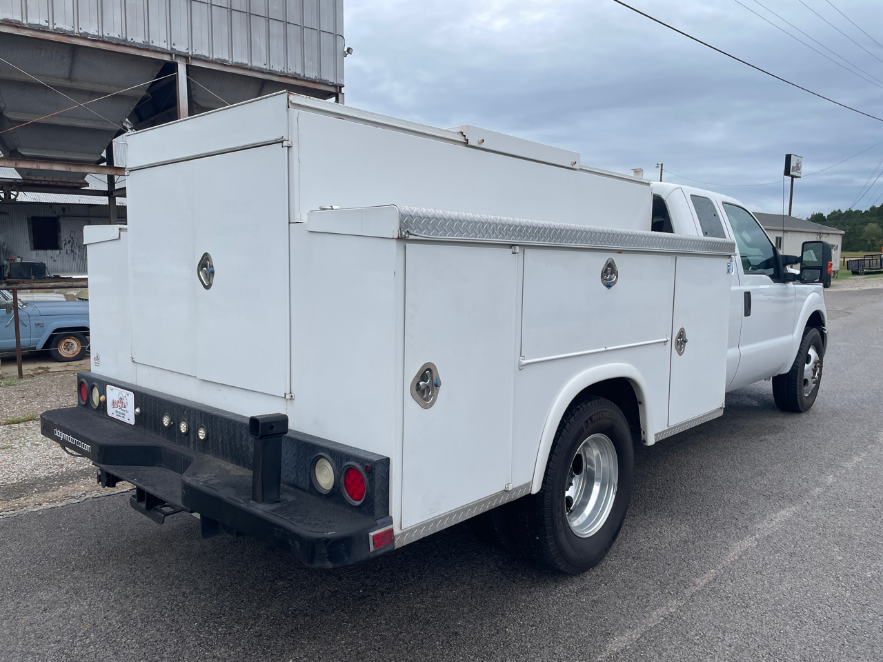 Ford F-350 SD XLT SuperCab Long Bed DRW 2WD 2016