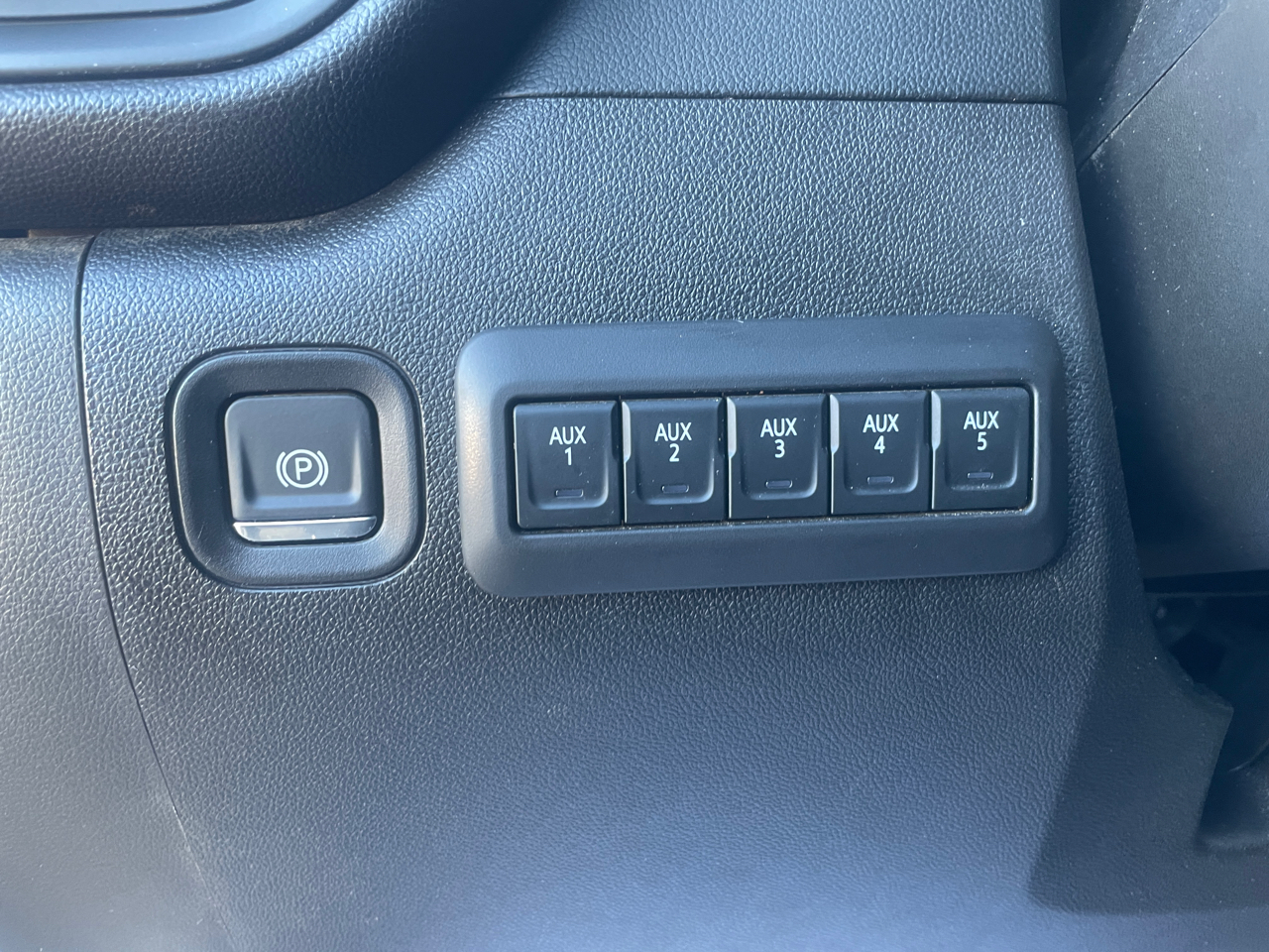 Chevrolet Silverado 3500HD Work Truck Crew Cab DRW 4WD 2024