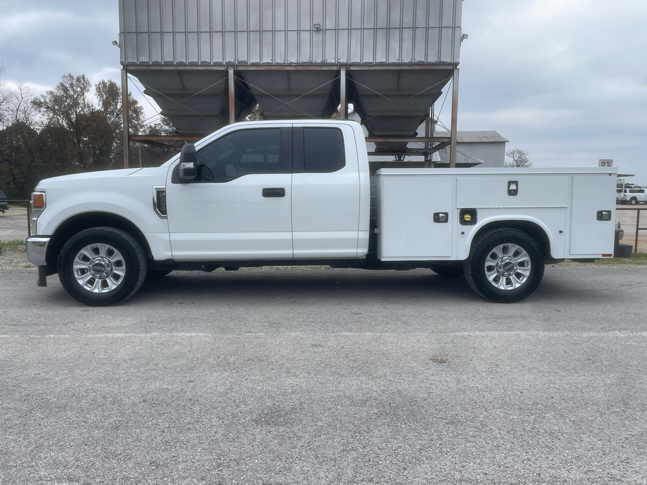 2022 Ford F-250 XL photo 2