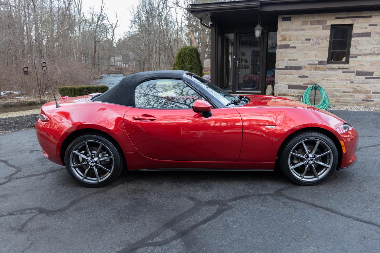 Mazda MX-5 Miata Grand Touring 6AT 2016