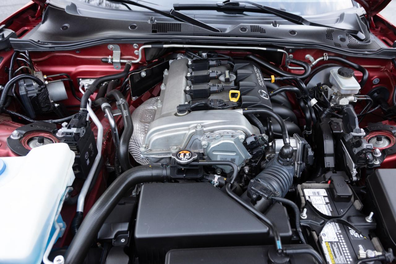 Mazda MX-5 Miata Grand Touring 6AT 2016