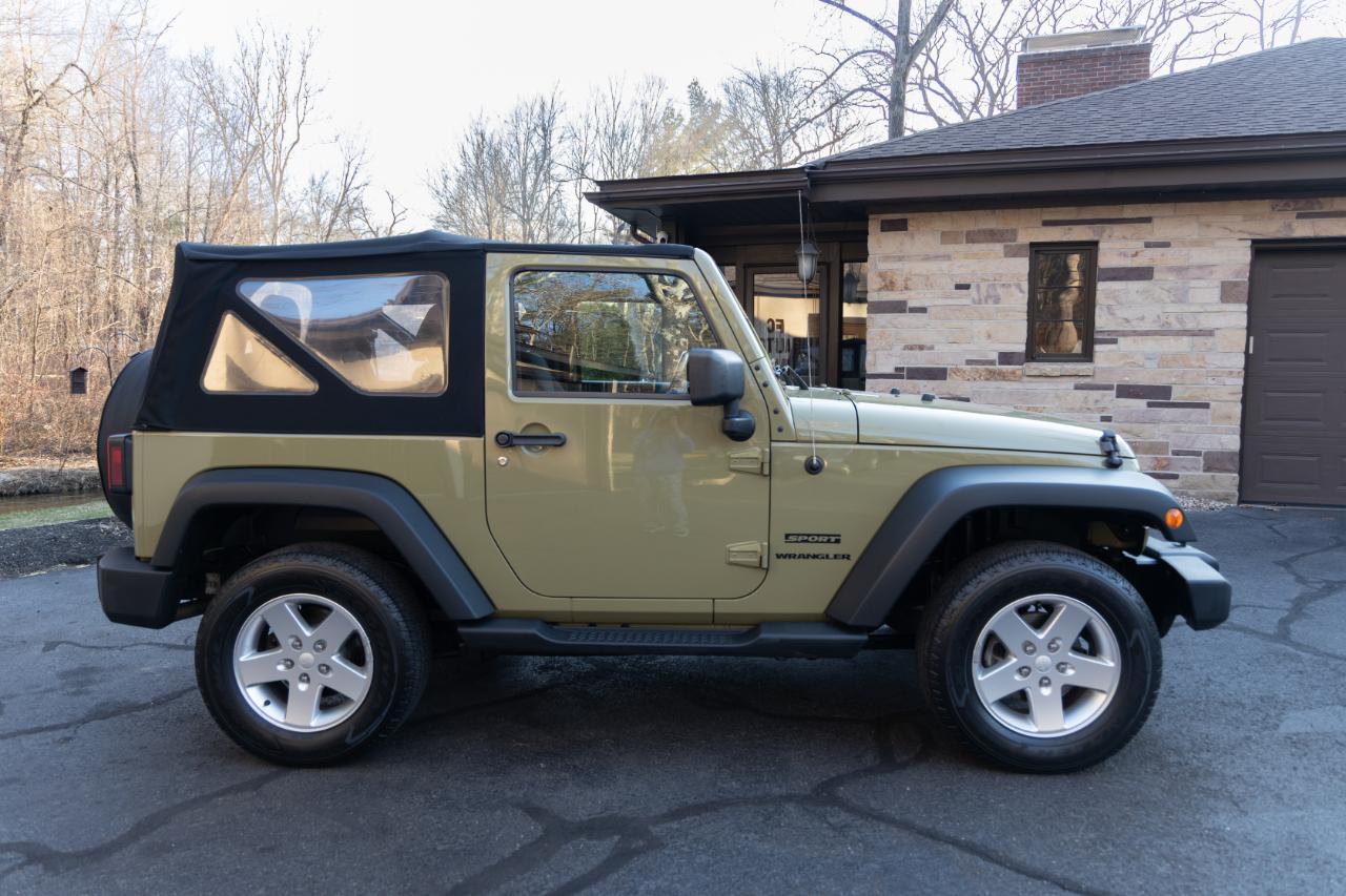 Jeep Wrangler Sport 4WD 2013