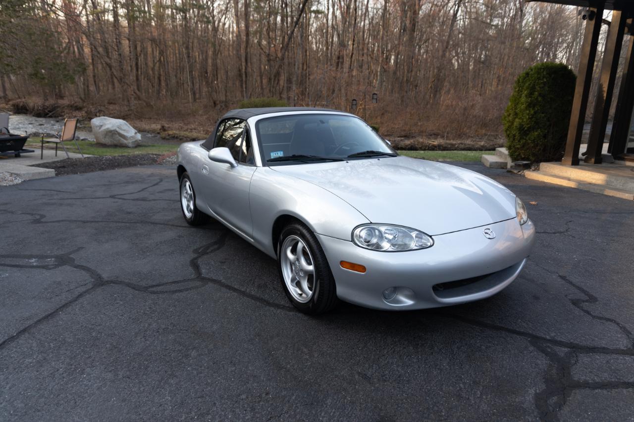 Mazda MX-5 Miata Base 2001