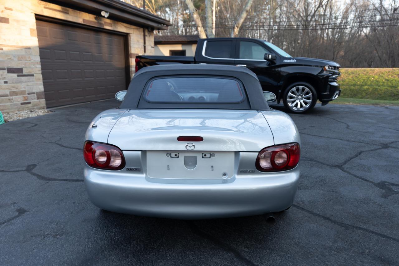Mazda MX-5 Miata Base 2001