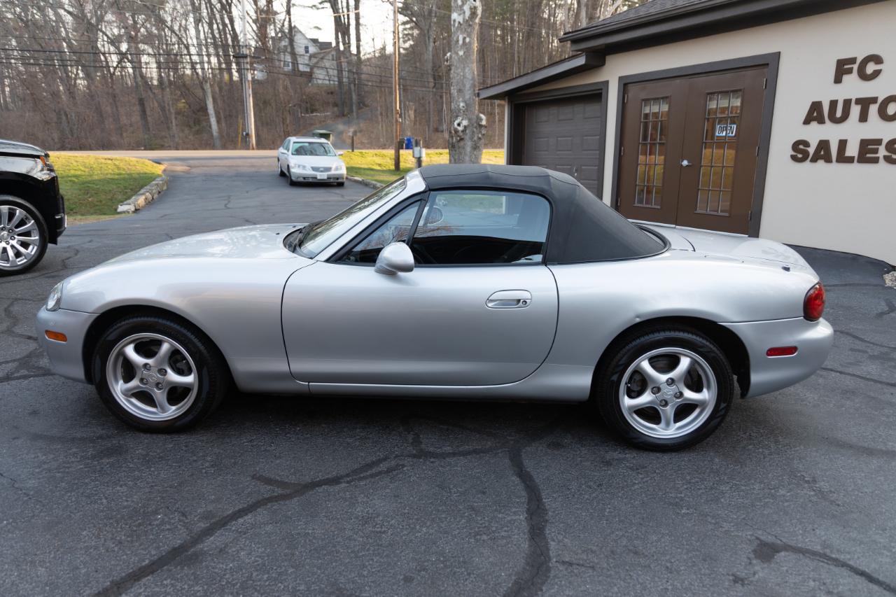 Mazda MX-5 Miata Base 2001