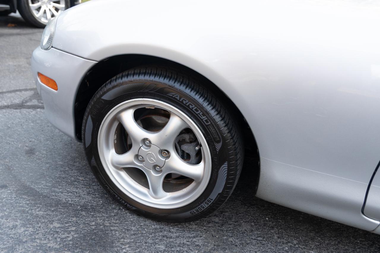 Mazda MX-5 Miata Base 2001