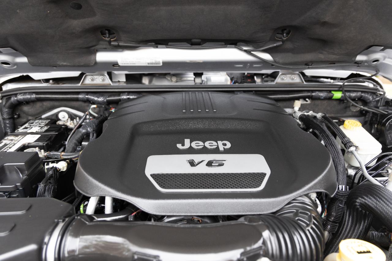 Jeep Wrangler Sahara 4WD 2016