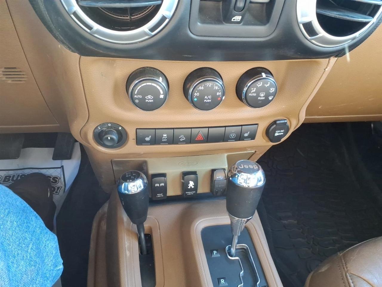 Jeep Wrangler Unlimited Sahara 4WD 2015