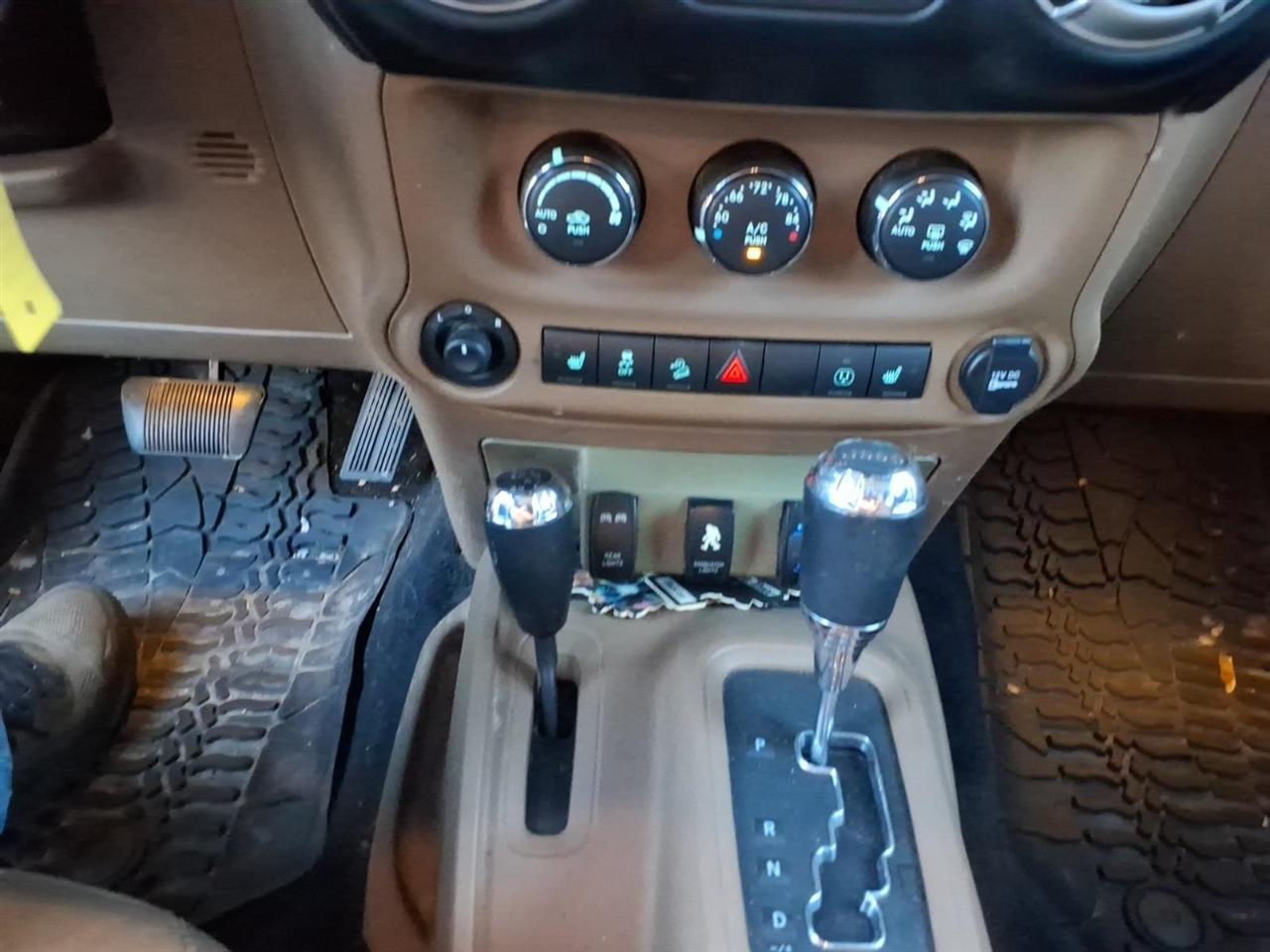Jeep Wrangler Unlimited Sahara 4WD 2015
