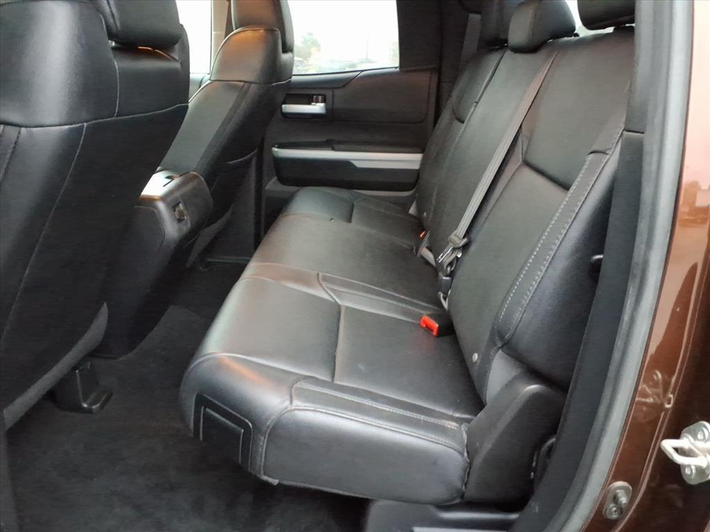 Toyota Tundra Limited 5.7L Double Cab 4WD 2017