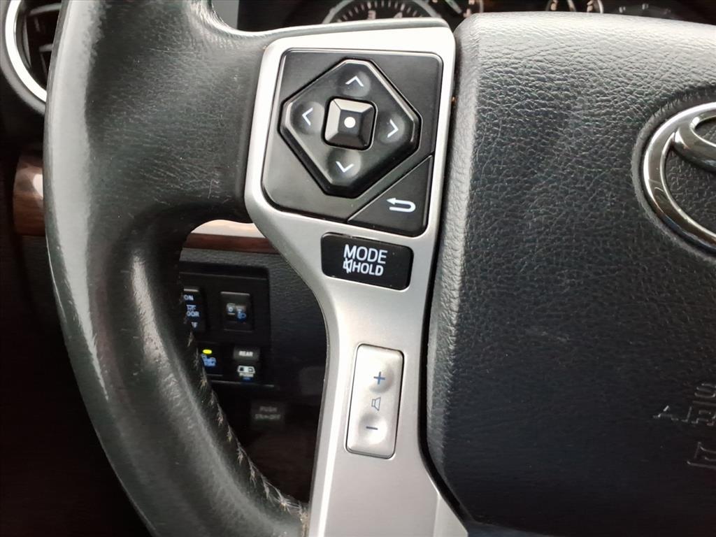 Toyota Tundra Limited 5.7L Double Cab 4WD 2017