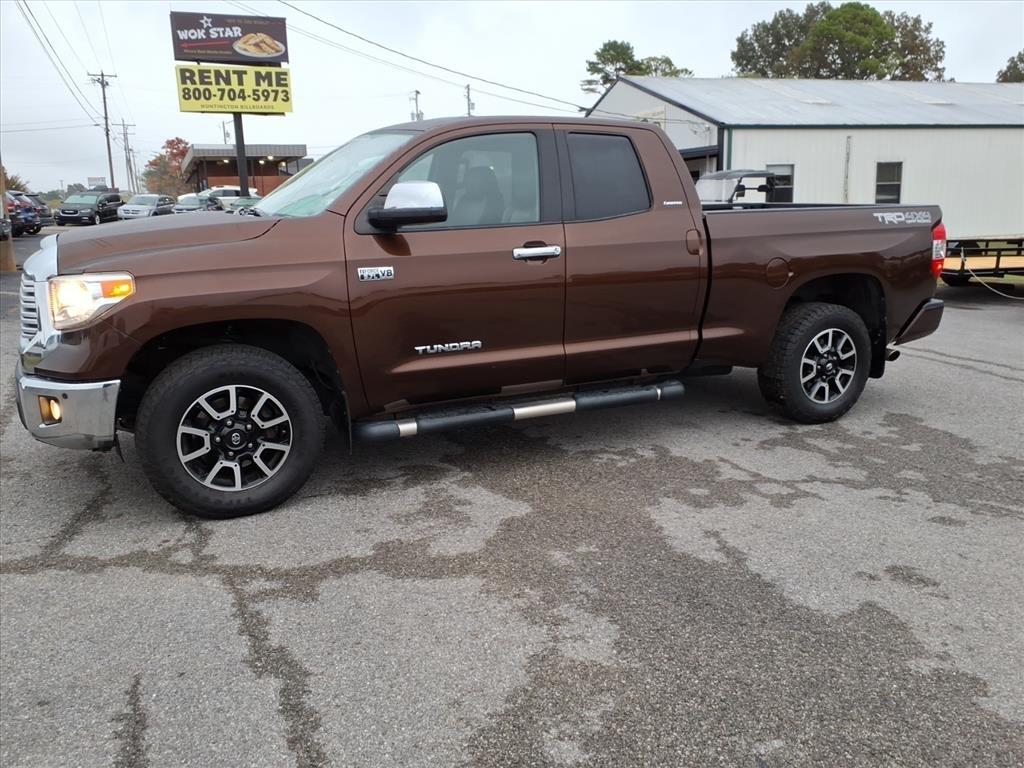 Toyota Tundra Limited 5.7L Double Cab 4WD 2017