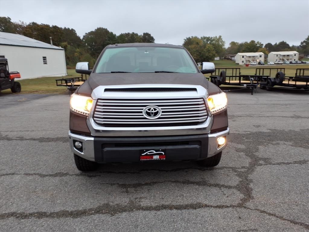 Toyota Tundra Limited 5.7L Double Cab 4WD 2017