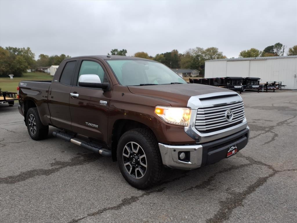 Toyota Tundra Limited 5.7L Double Cab 4WD 2017