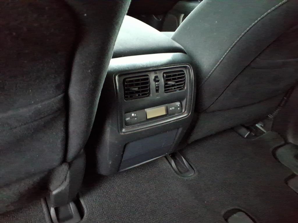 Nissan Pathfinder SV 4WD 2016