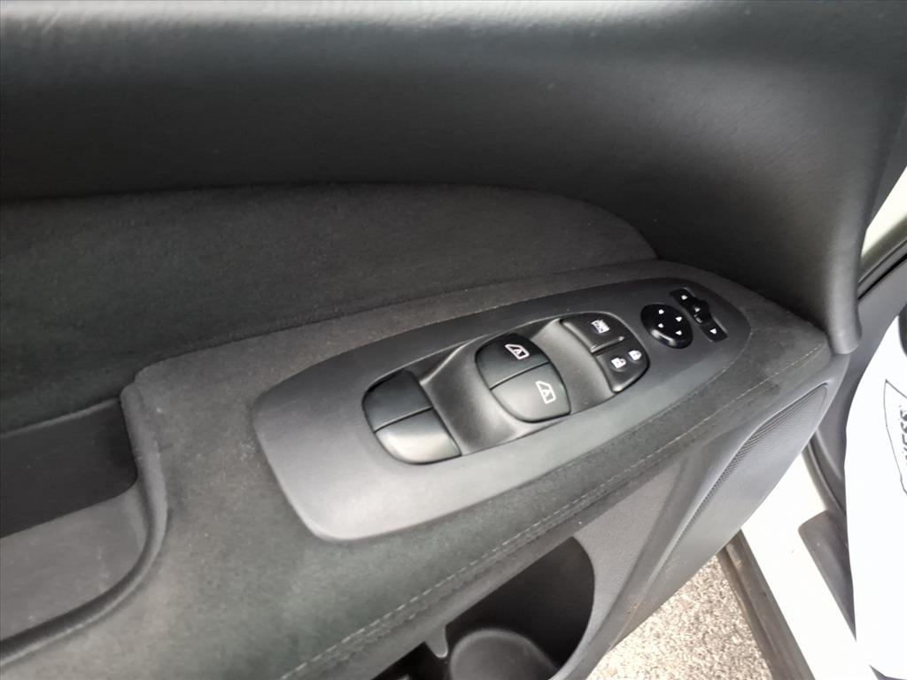 Nissan Pathfinder SV 4WD 2016