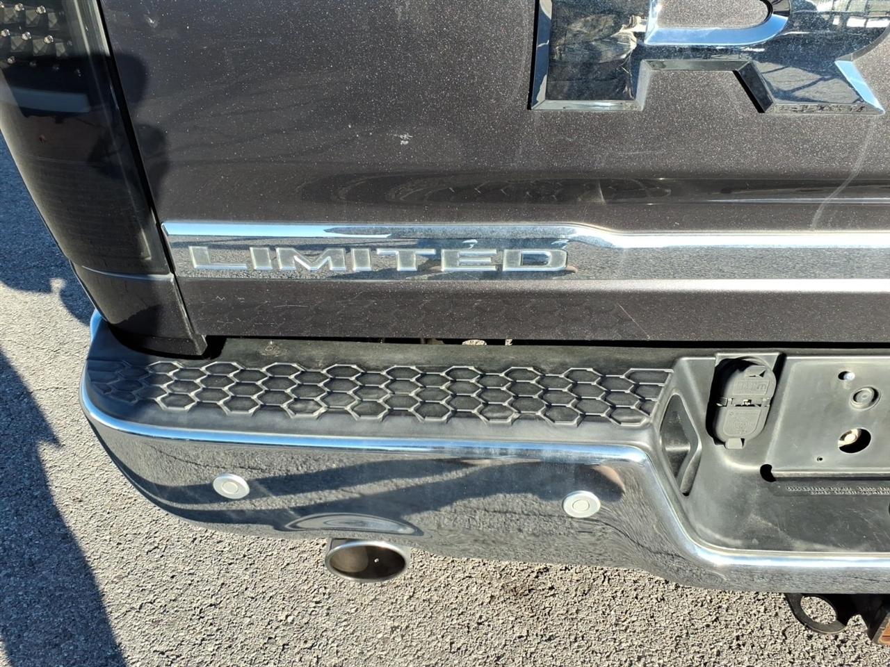 RAM 1500 Longhorn Crew Cab SWB 4WD 2016