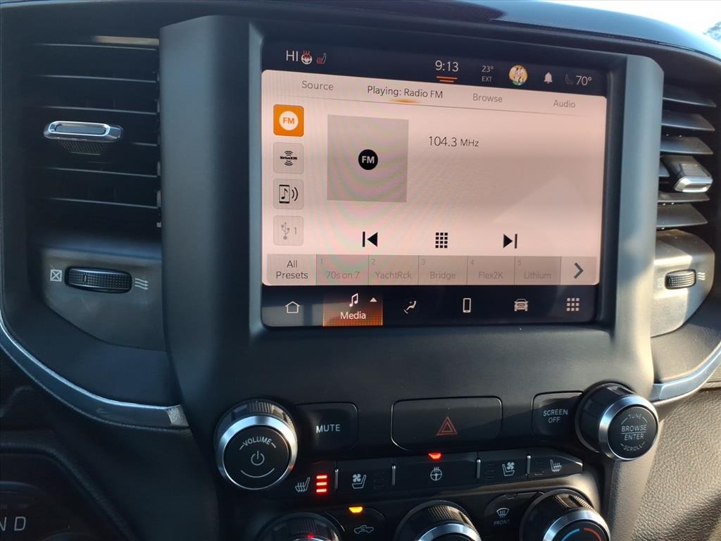 RAM 1500 Laramie Crew Cab SWB 4WD 2022