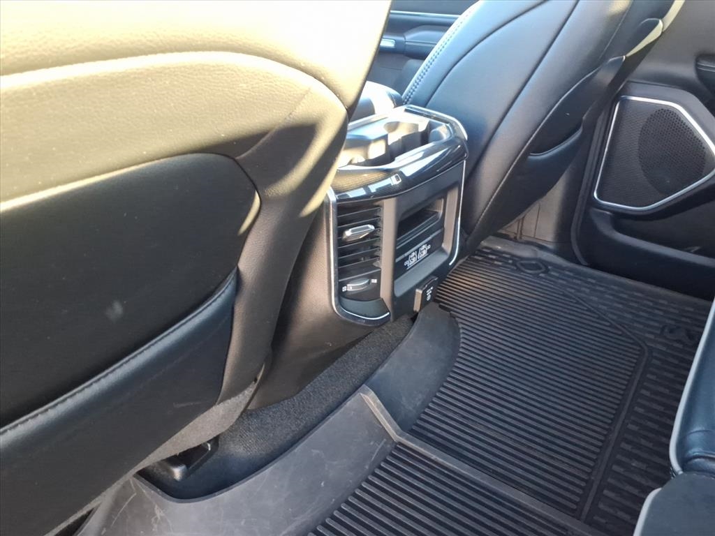 RAM 1500 Laramie Crew Cab SWB 4WD 2022