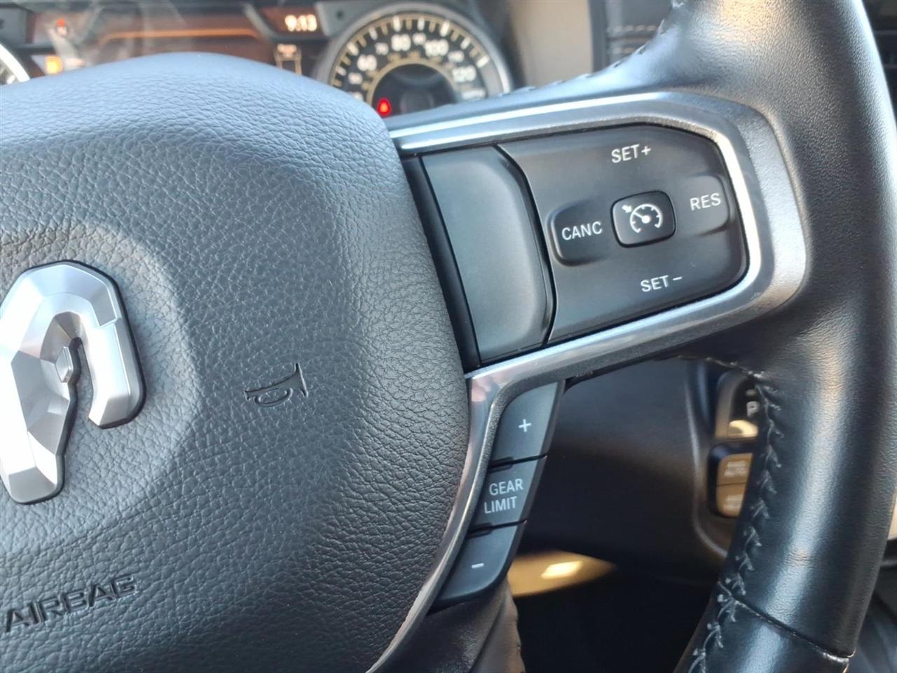 RAM 1500 Laramie Crew Cab SWB 4WD 2022