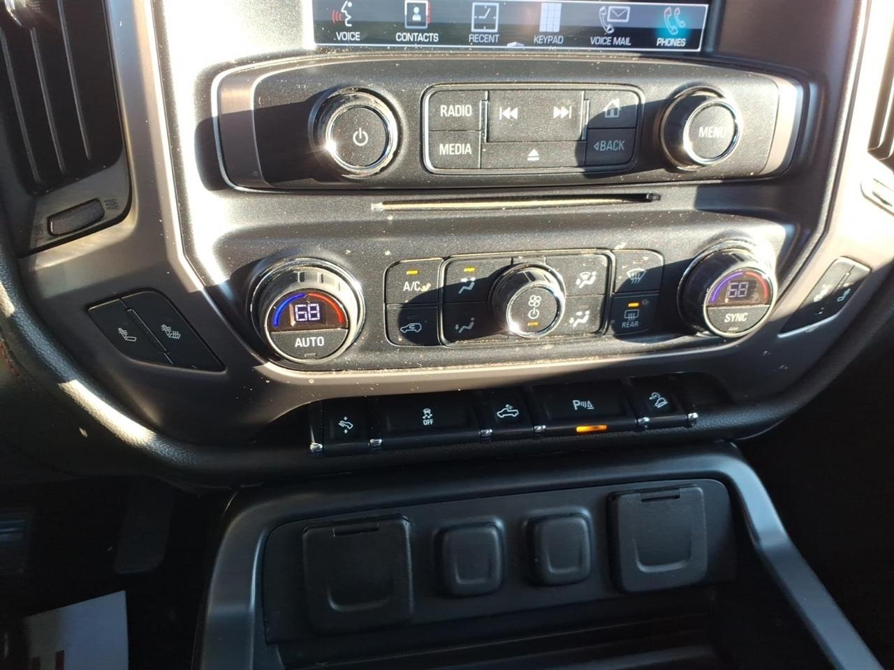 GMC Sierra 1500 SLT Crew Cab Long Box 4WD 2017