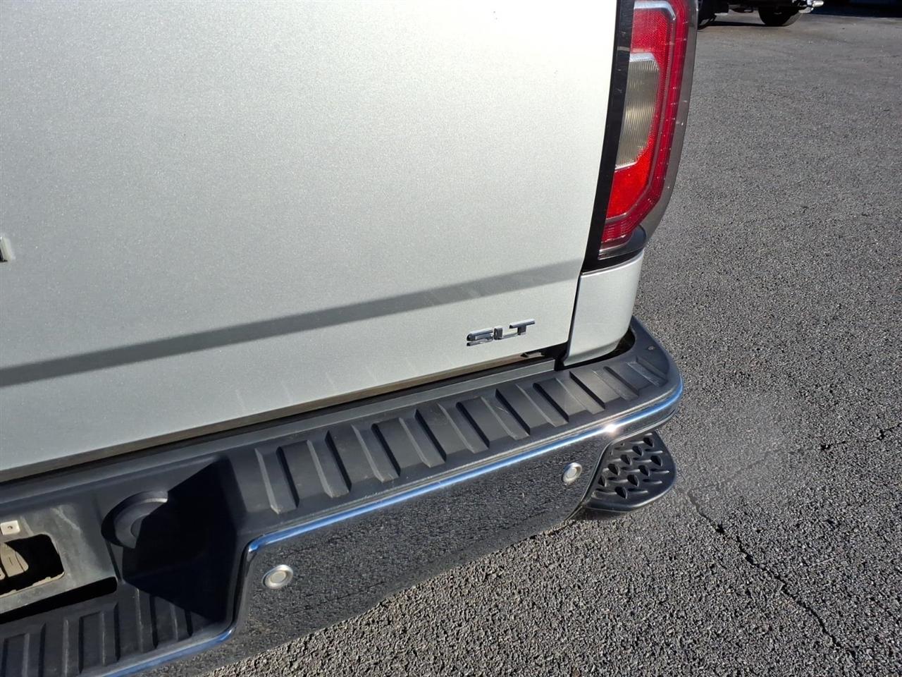 GMC Sierra 1500 SLT Crew Cab Long Box 4WD 2017