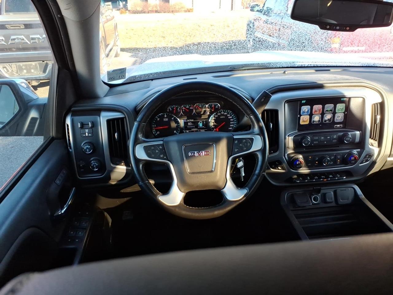 GMC Sierra 1500 SLT Crew Cab Long Box 4WD 2017