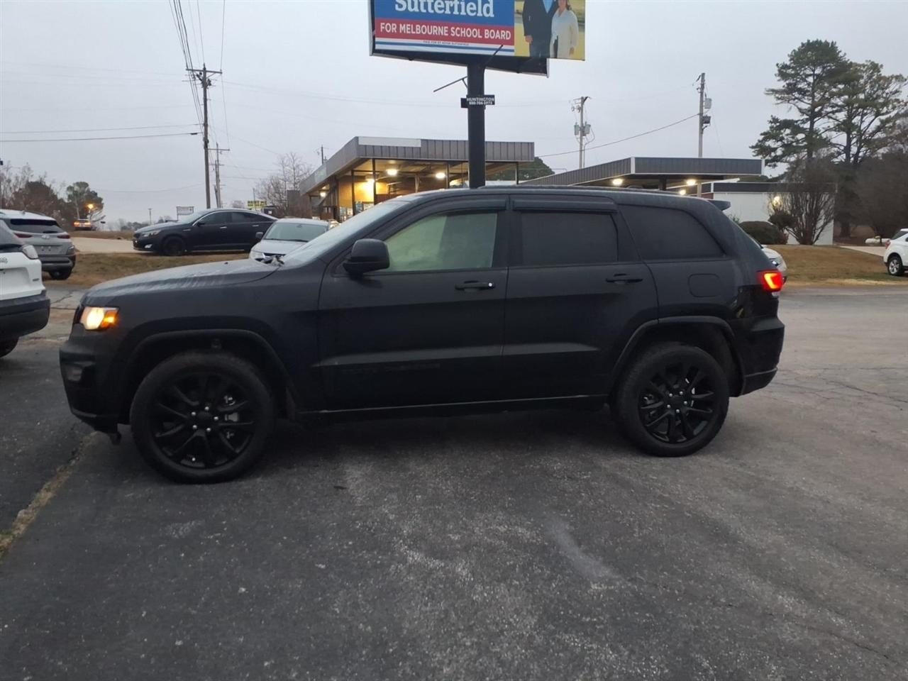 Jeep Grand Cherokee Laredo 4WD 2019