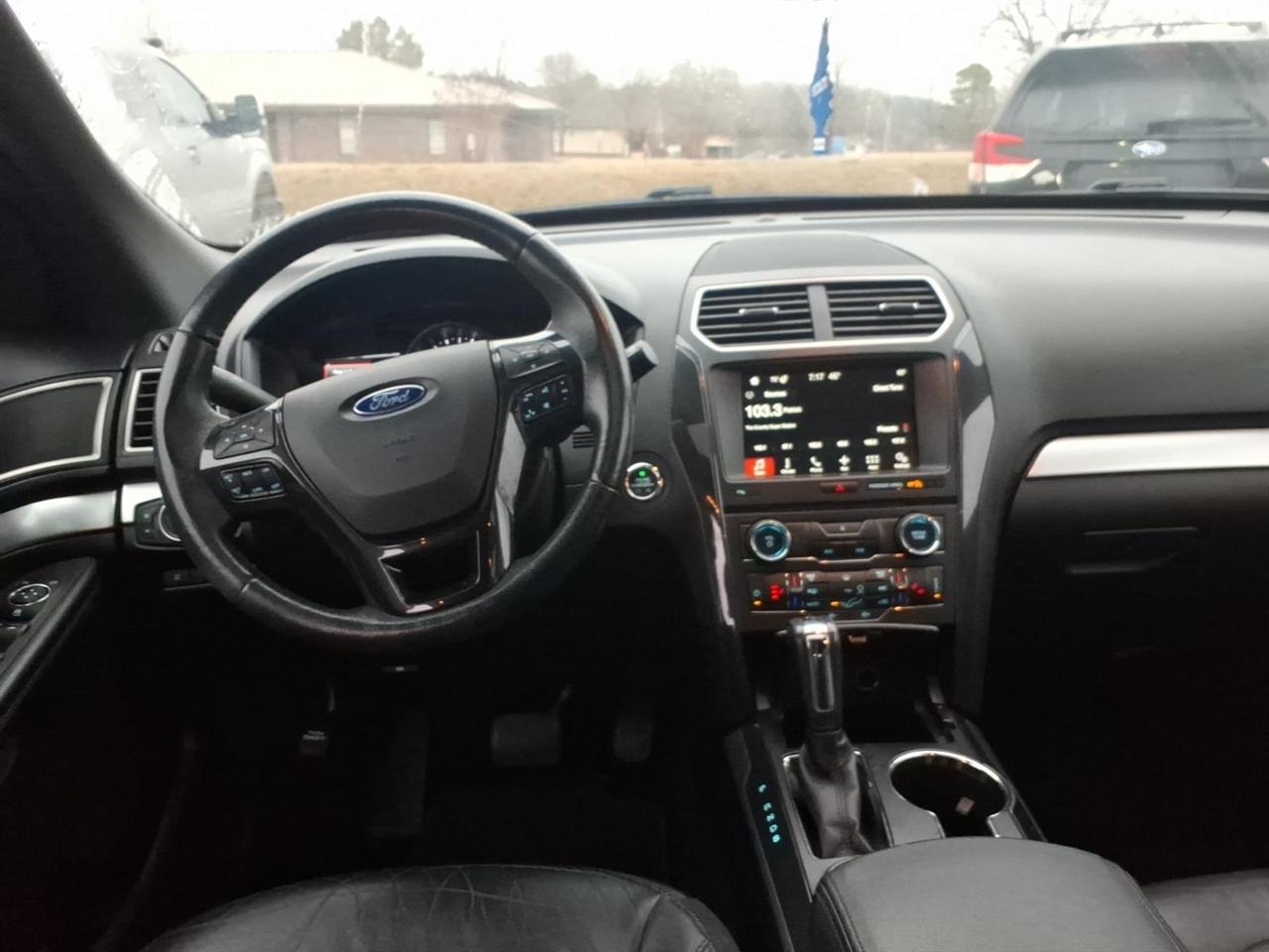 Ford Explorer XLT FWD 2017