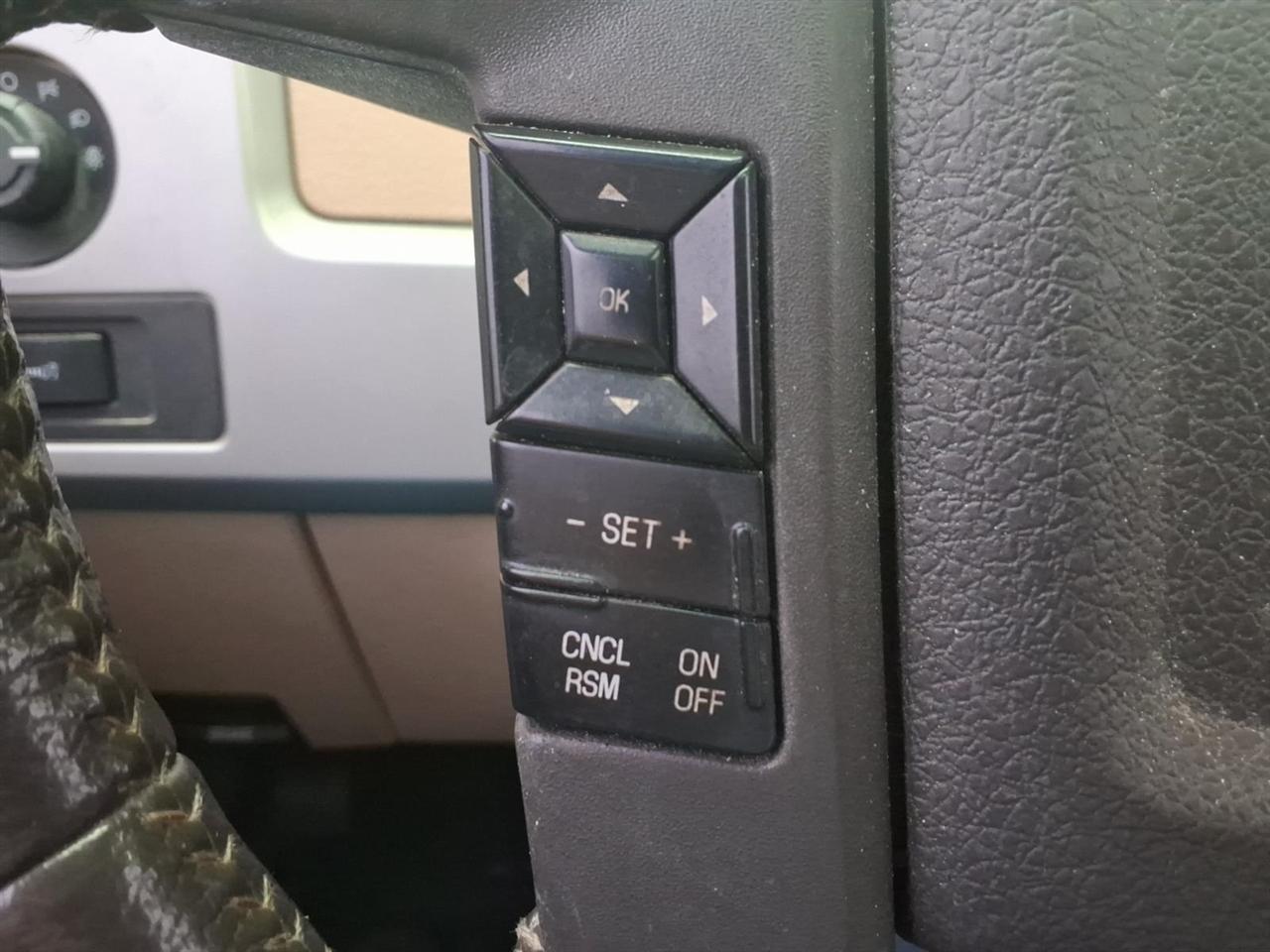 Ford F-150 Lariat SuperCrew 5.5-ft. Bed 4WD 2012