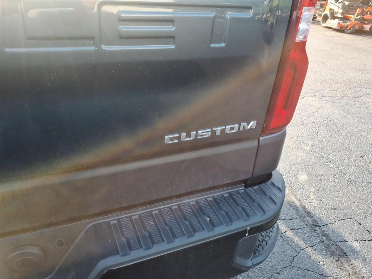 Chevrolet Silverado 1500 Custom Trail Boss Double Cab 4WD 2019