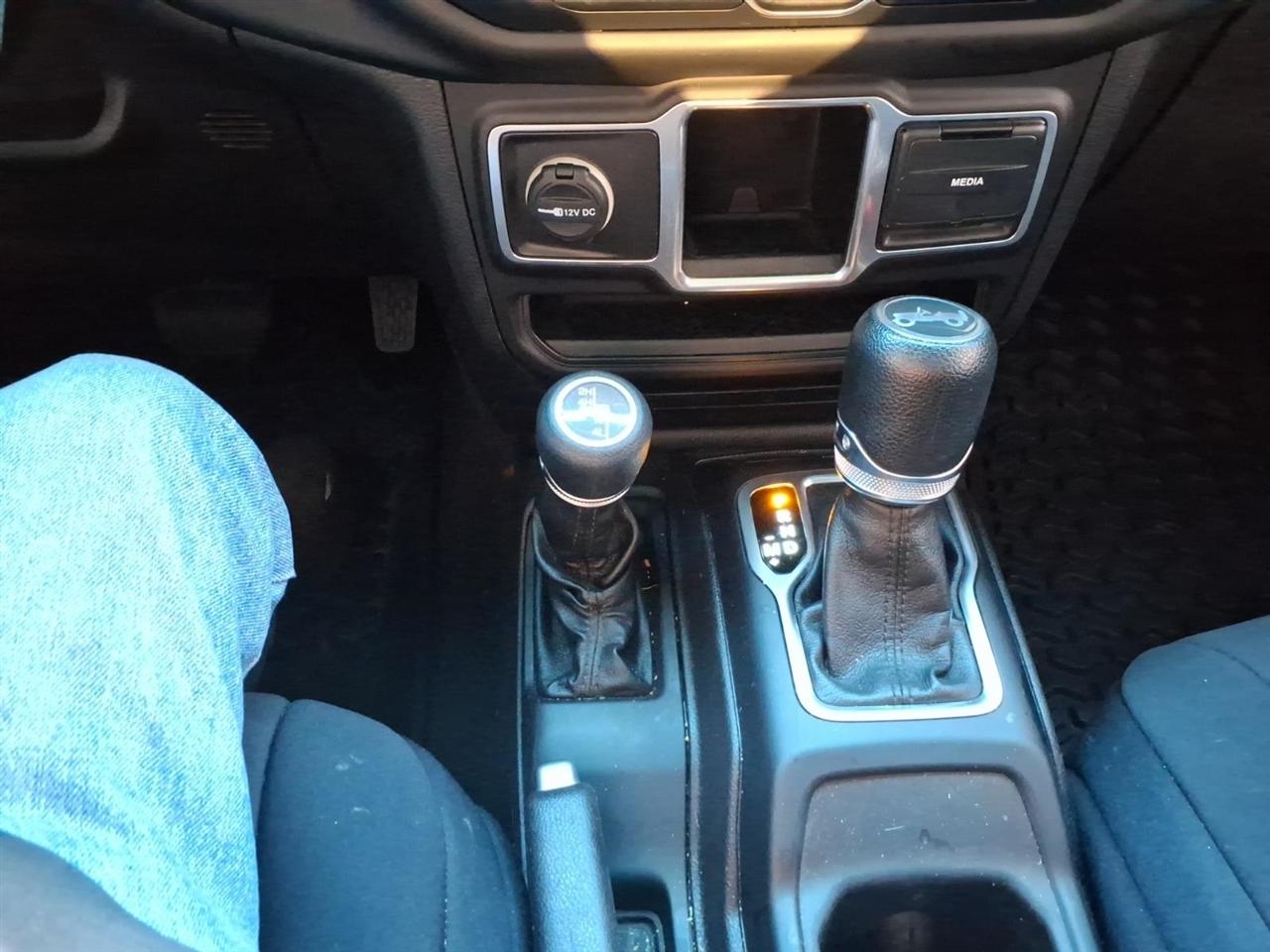Jeep Wrangler Unlimited Sport 2018