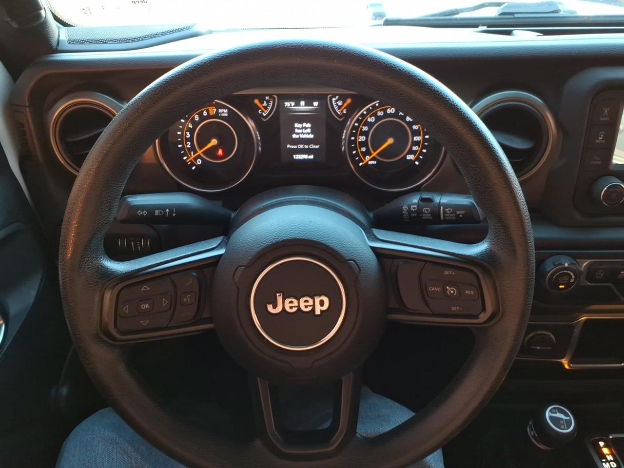 Jeep Wrangler Unlimited Sport 2018