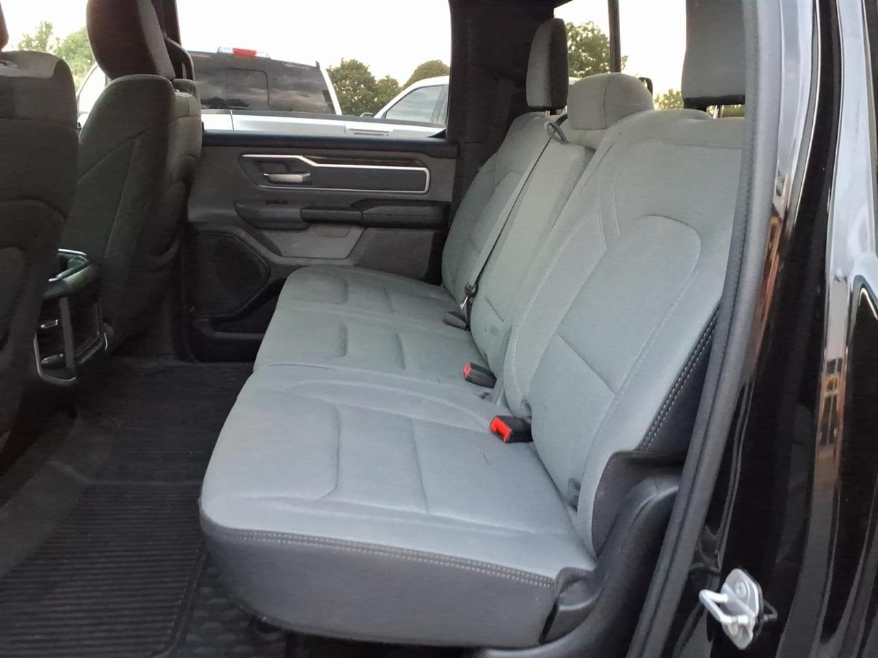 RAM 1500 Big Horn Crew Cab SWB 4WD 2022