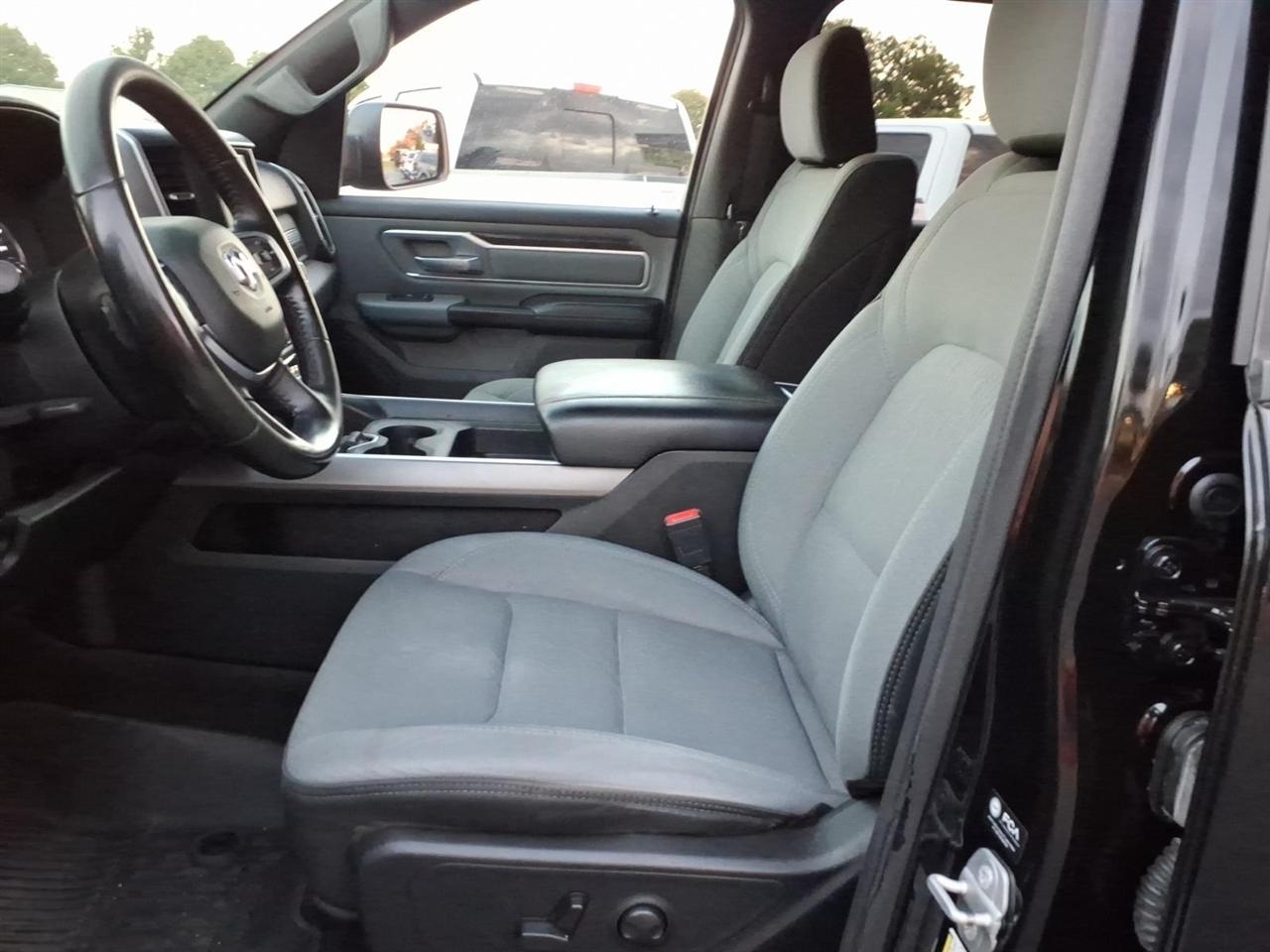 RAM 1500 Big Horn Crew Cab SWB 4WD 2022