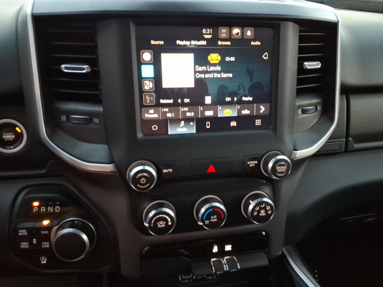 RAM 1500 Big Horn Crew Cab SWB 4WD 2022