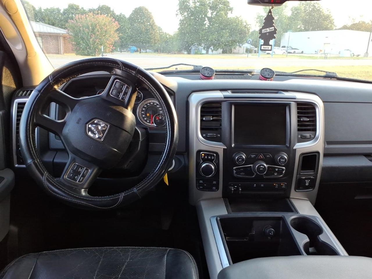 RAM 1500 SLT Crew Cab SWB 4WD 2014