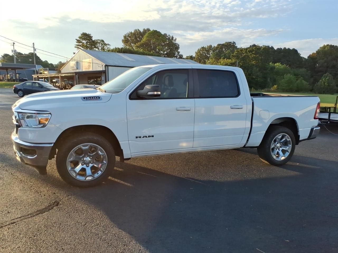RAM 1500 Big Horn Crew Cab SWB 4WD 2022