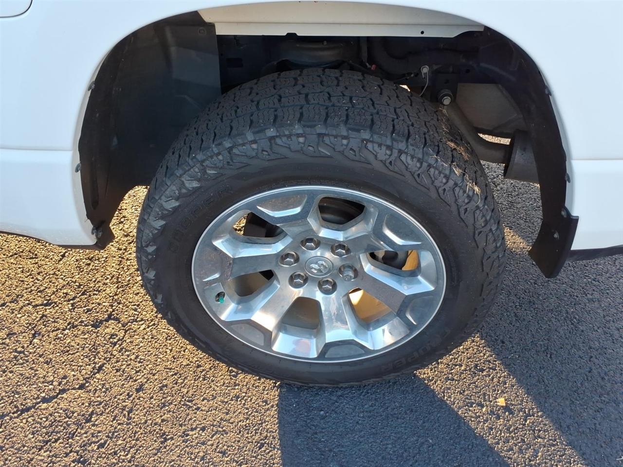 RAM 1500 Big Horn Crew Cab SWB 4WD 2022